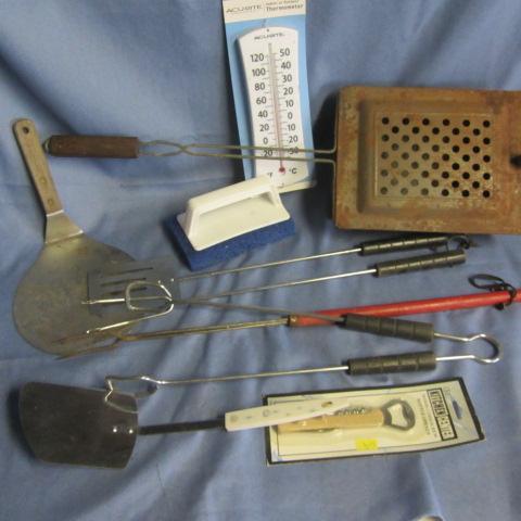 lot 92 image: Grill Tools, Corn Popper