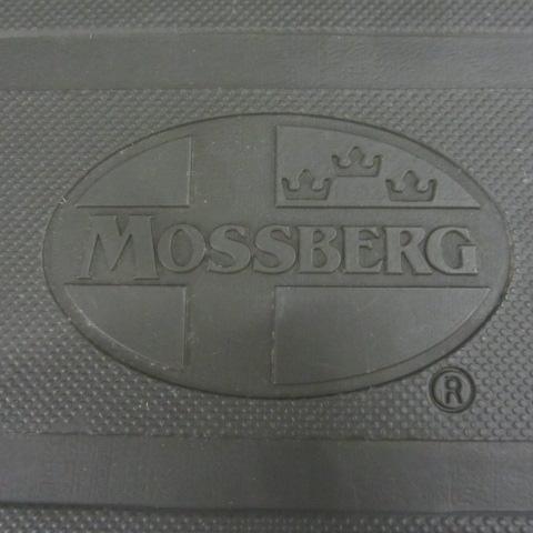 lot 143 image: Mossberg Gun Co Knife Set