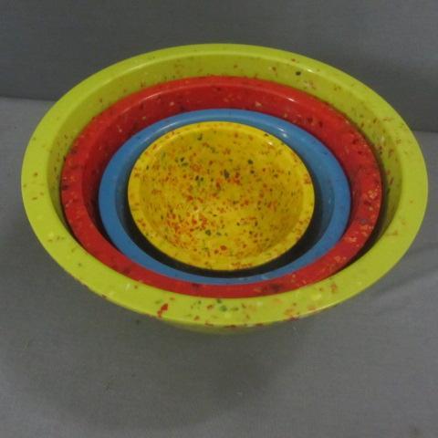 lot 174 image: Confetti Nesting Bowls