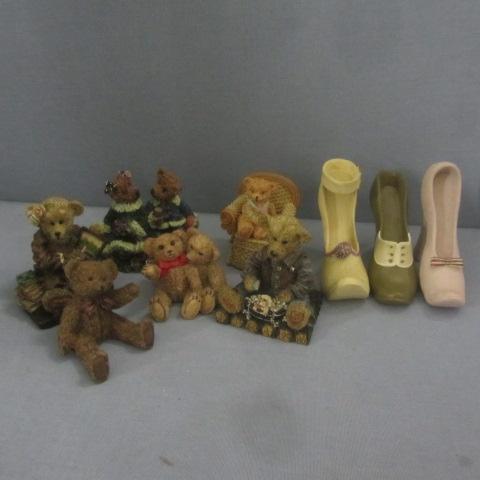 lot 182 image: Ceramic Shoes, Boyd Bears