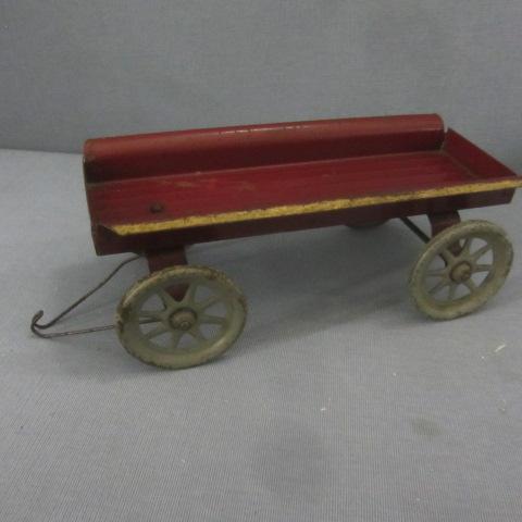 lot 195 image: Marx Toy Farm Wagon