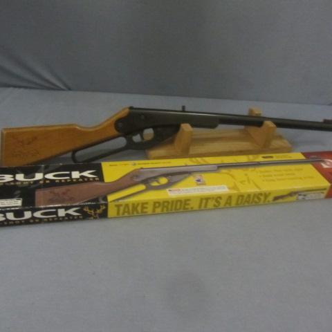 lot 204 image: Daisy Buck BB Gun