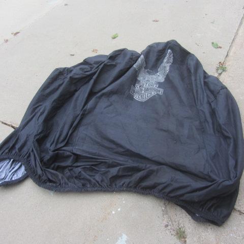 lot 21 image: Harley Motorcycle Cover