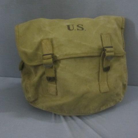 lot 22 image: US Army Canvas Bag