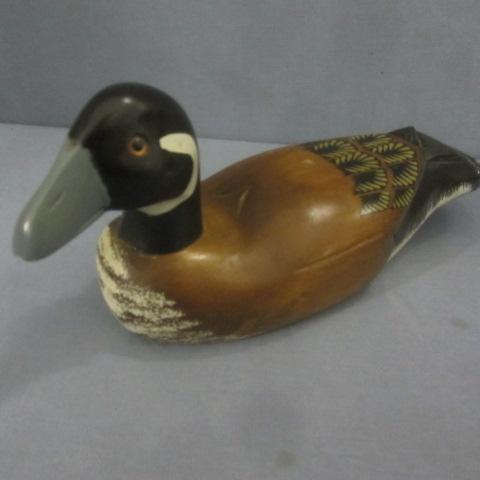 lot 266 image: Duck Decoy With Glass Eyes