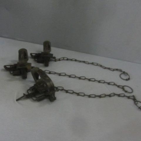 lot 279 image: Herters Hudson Bay Traps