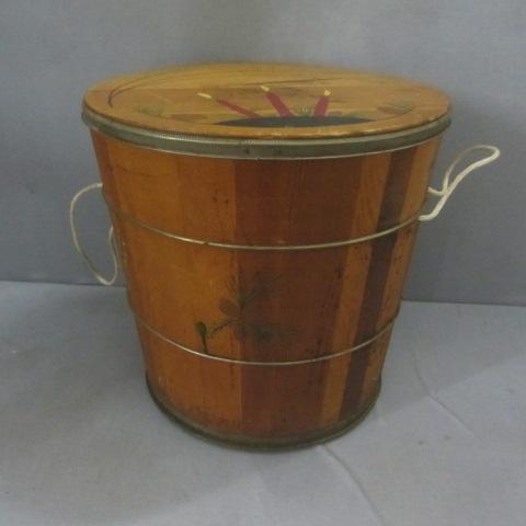 lot 284 image: Pine Storage Bucket