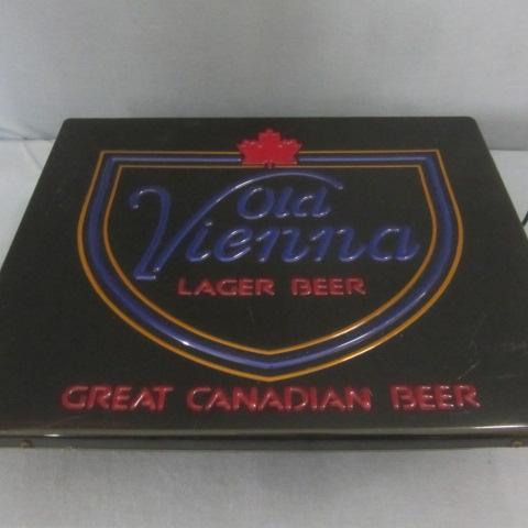 lot 34 image: Old Vienna Beer Light