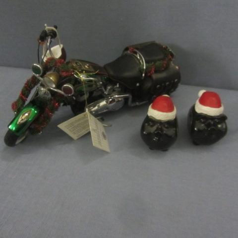 lot 349 image: HD Christmas Harley, Hogs