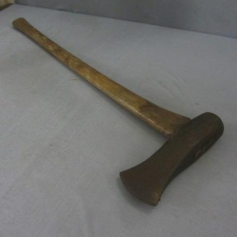 lot 356 image: Splitting Maul