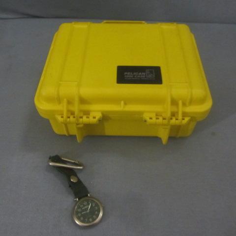 lot 374 image: Underwater Camera, Watch