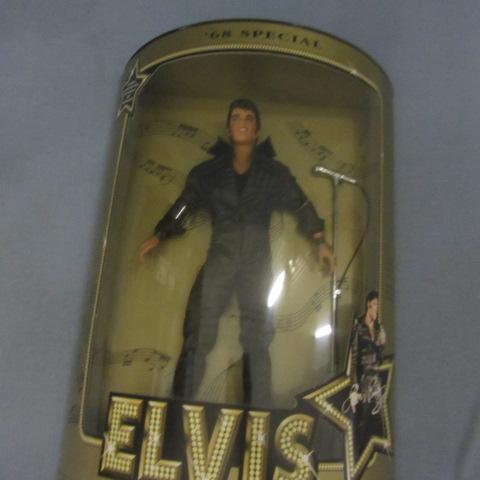 lot 380 image: Elvis Action Figure