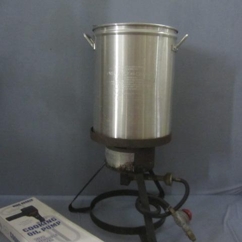 lot 395 image: Turkey Fryer