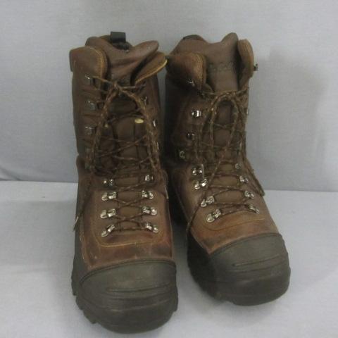 lot 81 image: Cabelas Dry Plus Boots