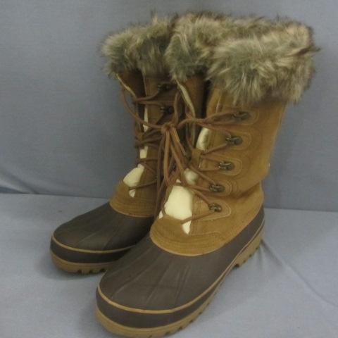 lot 82 image: Khombu Womens Winter Boots