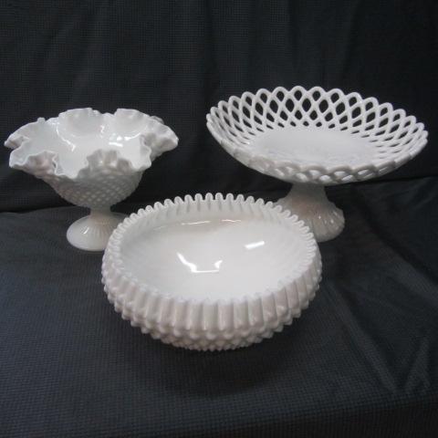 lot 21 image: Vintage Milk Glass Bowls