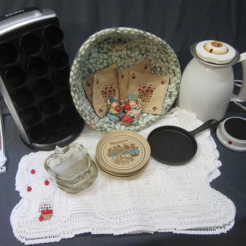 lot 48 image: Apple Themed & Coffee