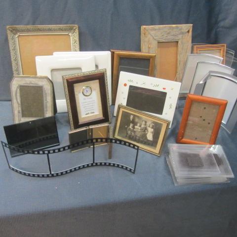 lot 81 image: Photo Frames