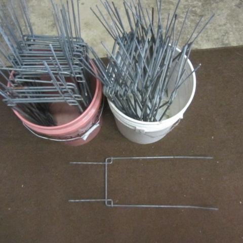 lot 84 image: Sign Holders