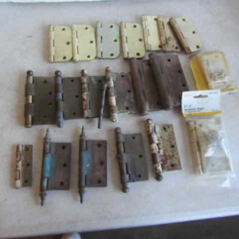 lot 121 image: Vintage & Brass Door Hinges
