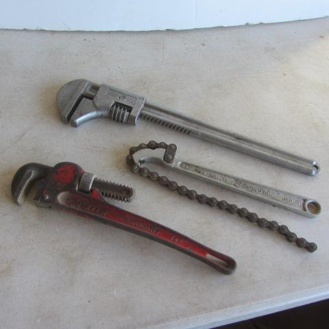 lot 152 image: Diamond & Fuller Pipe Wrenches