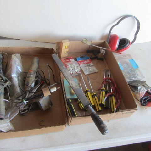 lot 168 image: Screwdrivers, Hooks, Chain