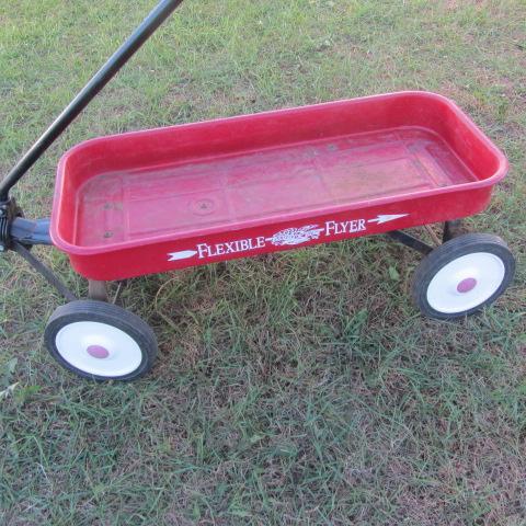 lot 194 image: Flexible Flyer Wagon