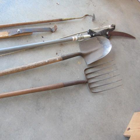 lot 217 image: Pole Saw, Fork, Spade, Hoe