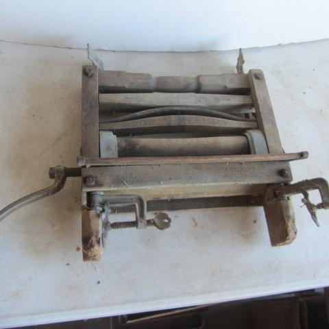 lot 232 image: Antique Clothes Wringer
