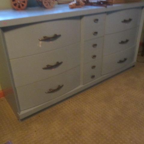 lot 24 image: Oak Bow Front Dresser