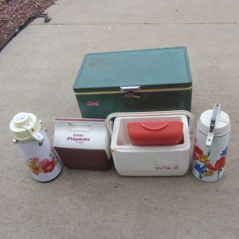lot 246 image: Coolers & Hot Pots
