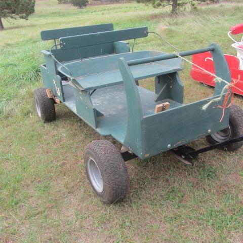 lot 252 image: Custom Built Farm Buckboard Wagon