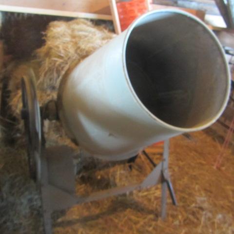 lot 255 image: Batch Cement Mixer