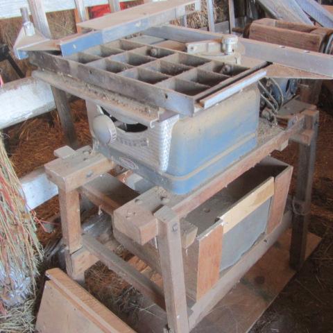 lot 256 image: Craftsman Table Saw