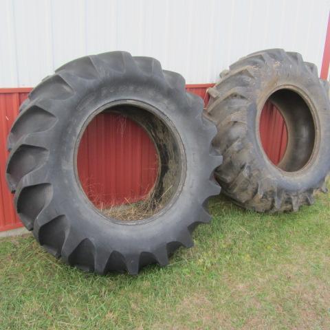 lot 261 image: Pair Tractor Tires
