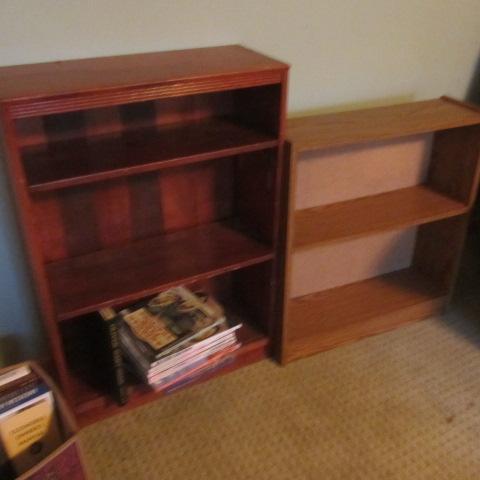 lot 28 image: Wooden Bookcases & Mirror