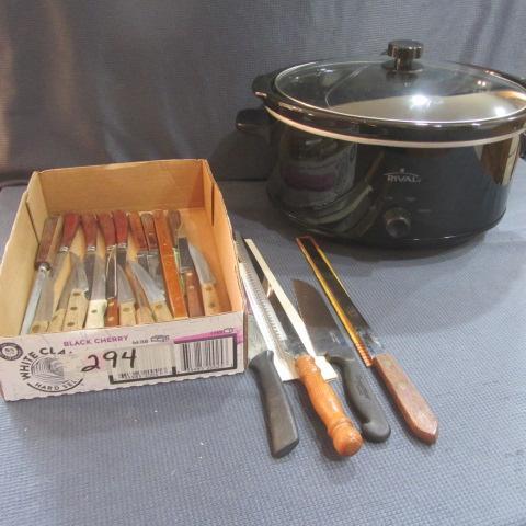 lot 294 image: Crock Pot, Kitchen Knives