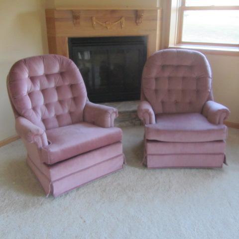lot 30 image: Pair Swivel Rockers