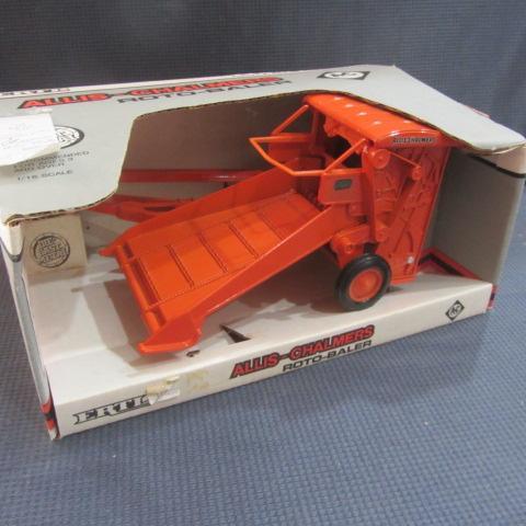 lot 307 image: Allis Chalmers Roto-baler Toy