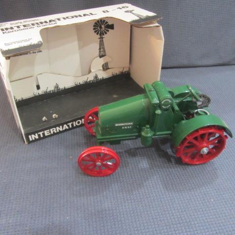 lot 308 image: Intl Kerosene Toy Tractor