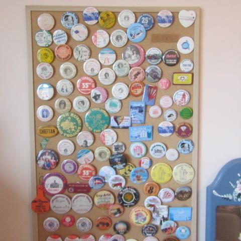lot 354 image: Collector Buttons