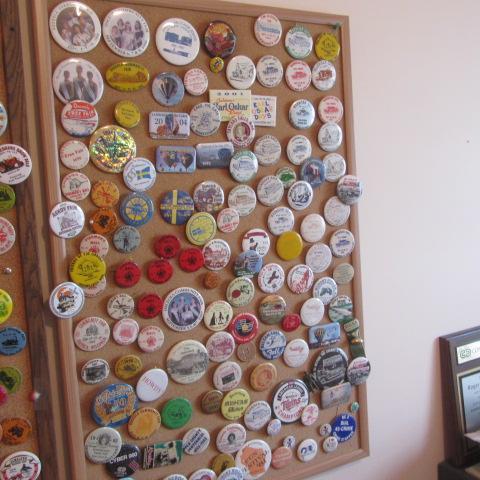 lot 355 image: Collector Buttons
