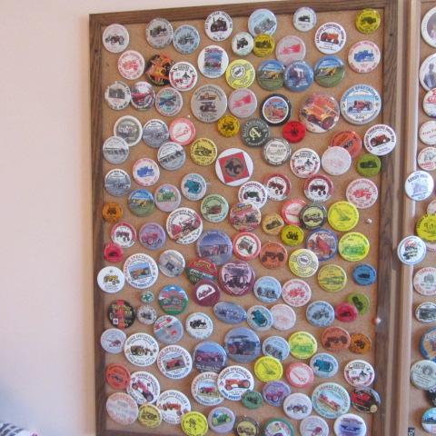 lot 356 image: Collector Buttons