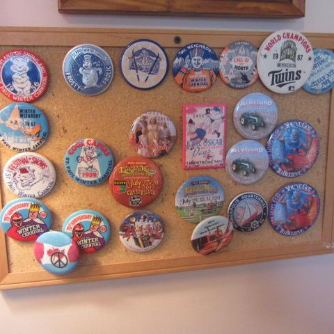 lot 357 image: St Paul Winter Carnival, Aquatennial Buttons