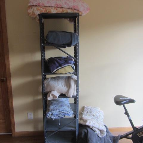 lot 370 image: Metal Shelf & Blankets