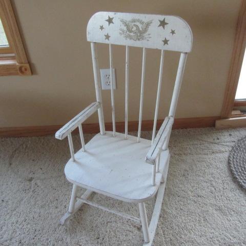 lot 38 image: Vintage Childs Rocker