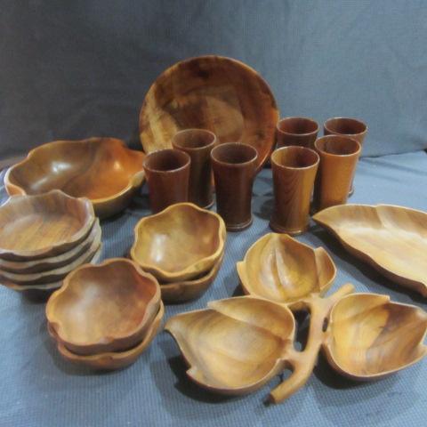 lot 388 image: Wooden Salad Set, Leaf Trays, Glasses