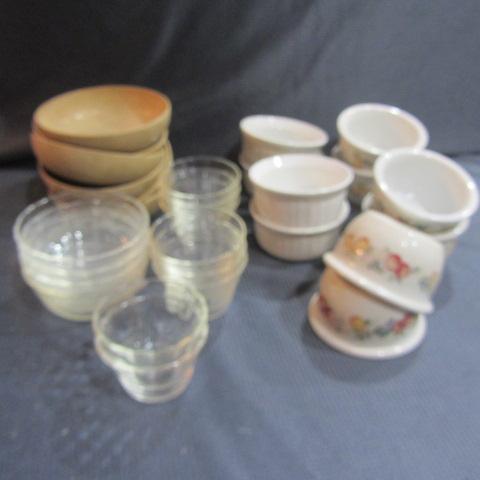 lot 397 image: Corelle & Fire King Custard Dishes
