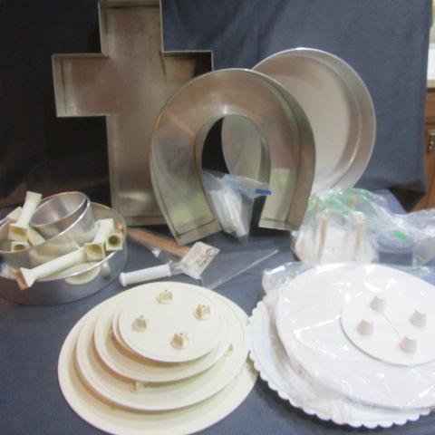 lot 404 image: Cake Pans & Tiers