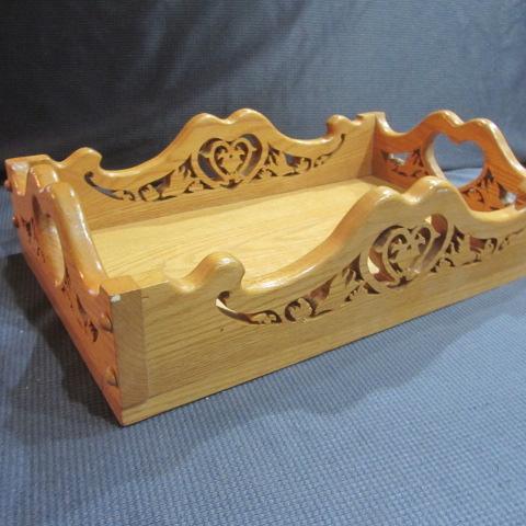 lot 406 image: Laser Carved Oak Tray